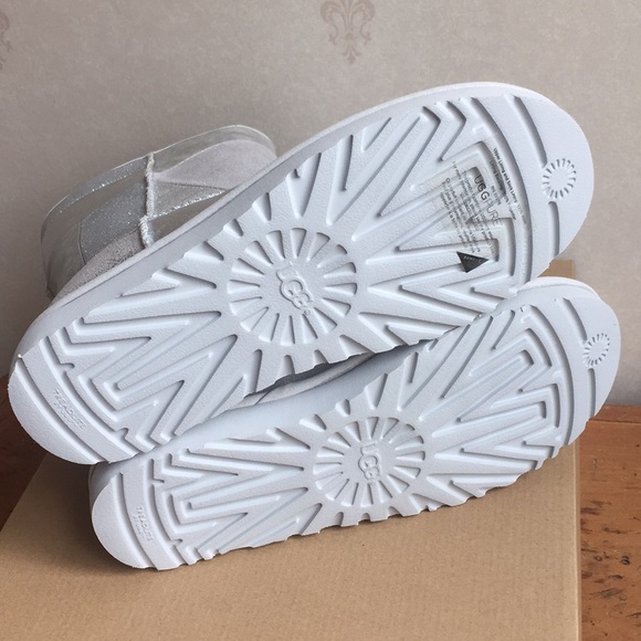 Ugg Classic Glitter Patchwork Boots Silver NEW - Picture 5 of 8